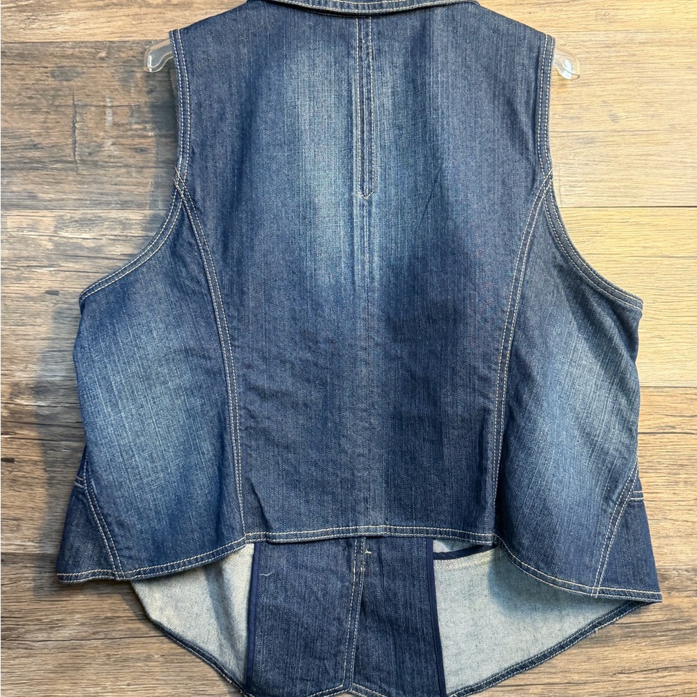 Venezia Denim Vest with Embroidered Detail - Picture 5 of 6
